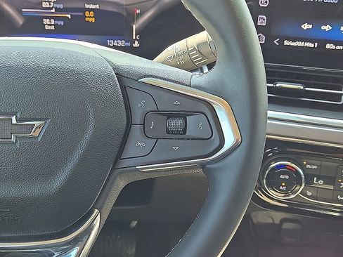 Used 2025 Chevrolet Trax ACTIV w/ Driver Confidence Package image 19