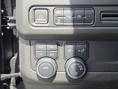 Used 2023 Chevrolet Tahoe LT AWD/4WD image 32