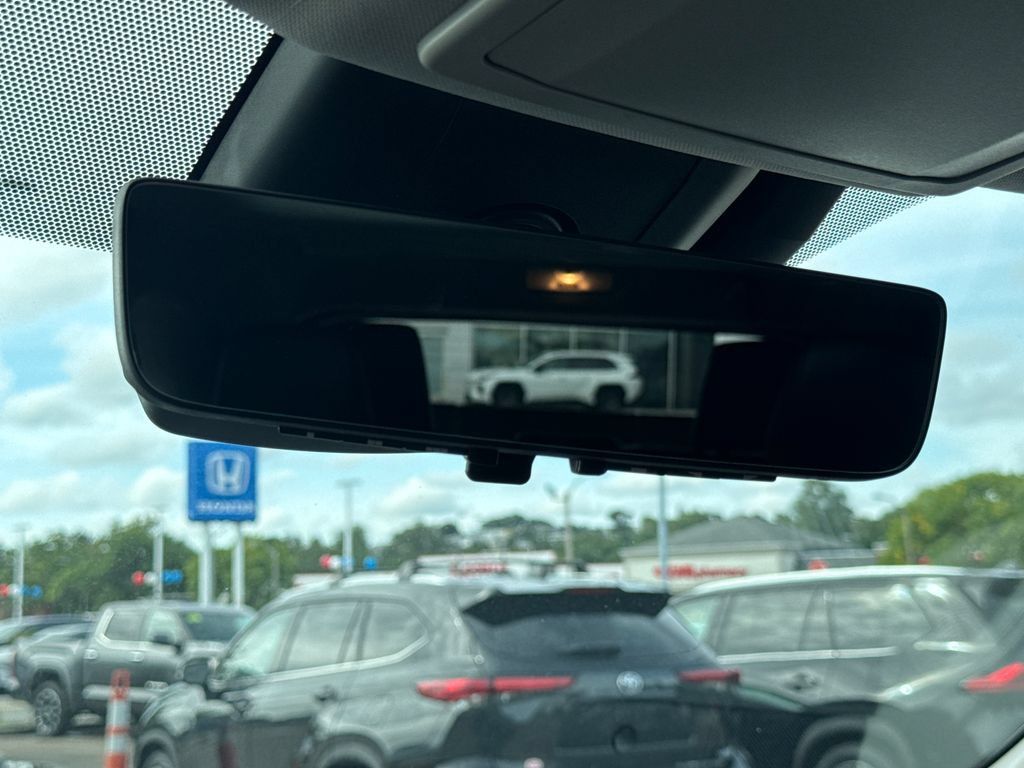 New 2026 Toyota Highlander Platinum AWD/4WD image 34