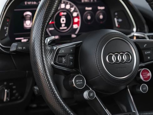 Used 2018 Audi R8 V10 plus image 11