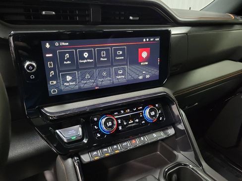 Used 2024 GMC Sierra 1500 AT4 w/ Technology Package AWD/4WD image 17