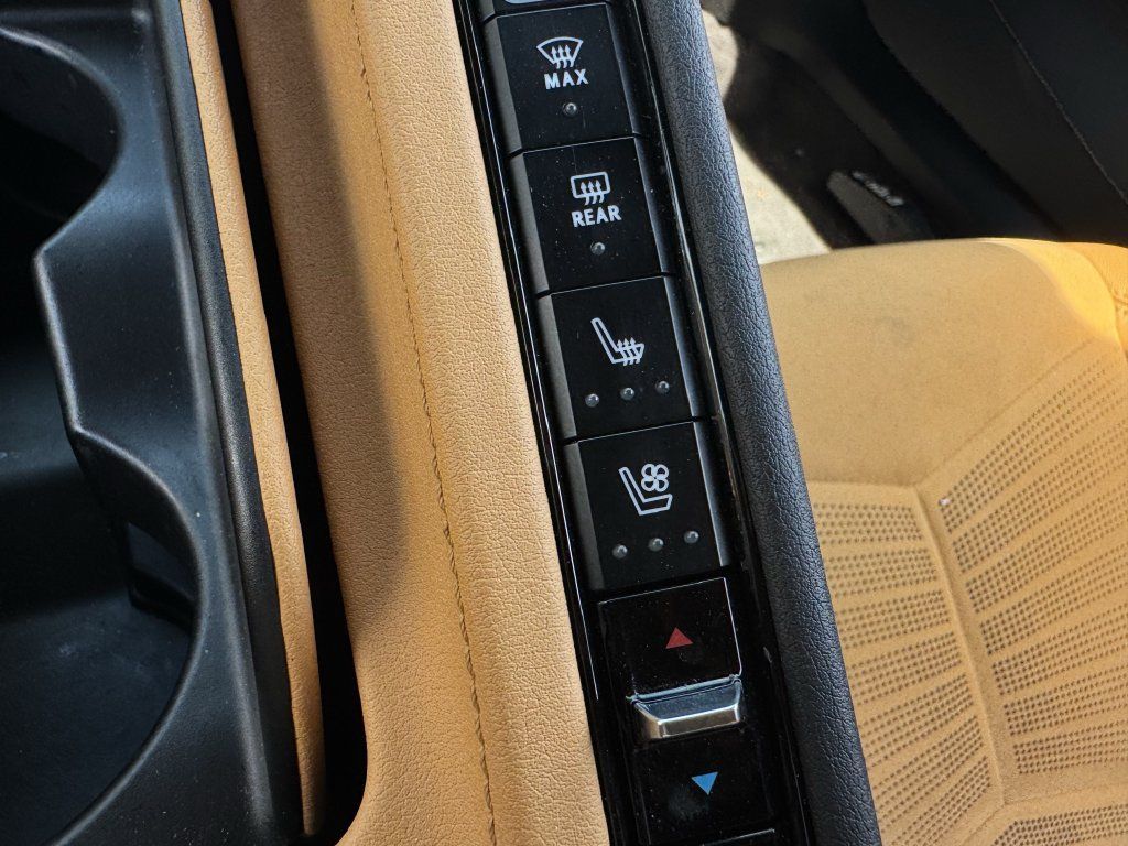Used 2023 Chevrolet Corvette Stingray Preferred Cpe w/ 2LT RWD image 22
