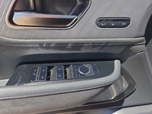 Used 2025 INFINITI QX80 Autograph AWD/4WD image 25