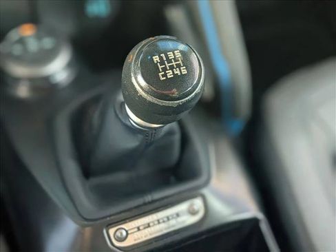 Used 2022 Ford Bronco Black Diamond image 11