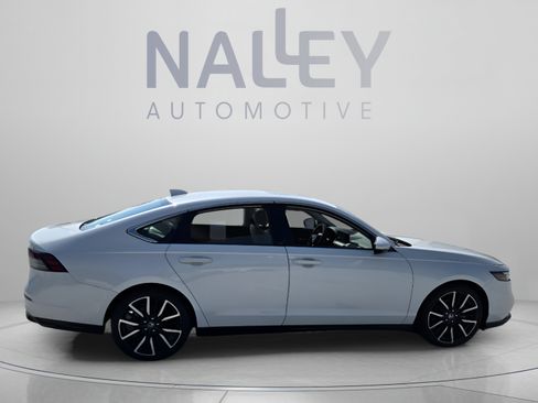 Used 2023 Honda Accord Touring image 5