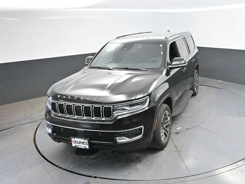 Used 2024 Jeep Wagoneer Series II AWD/4WD image 38