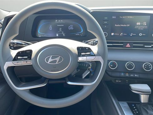 New 2026 Hyundai Elantra SE FWD image 16
