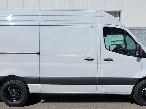 New 2025 Mercedes-Benz Sprinter 2500 image 1
