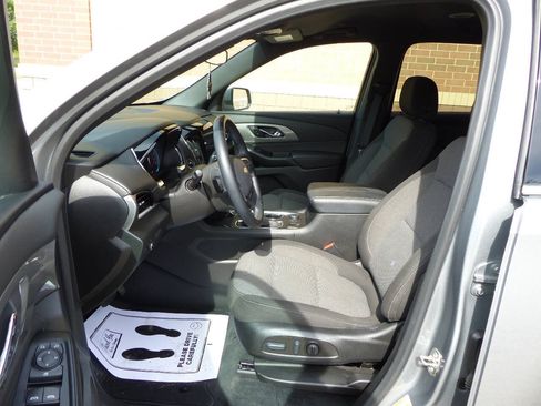 Used 2023 Chevrolet Traverse LT AWD/4WD image 22