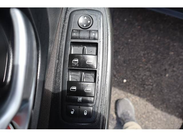 Used 2015 Jeep Cherokee Latitude w/ Cold Weather Group AWD/4WD image 11