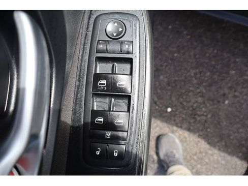 Used 2015 Jeep Cherokee Latitude w/ Cold Weather Group AWD/4WD image 11