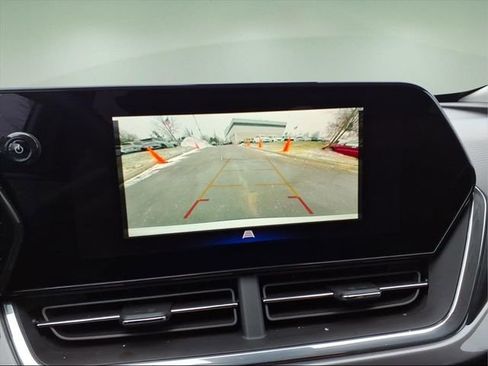 Used 2025 Chevrolet Trax ACTIV w/ Sunroof Package image 22