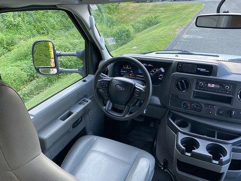 Certified 2021 Ford E-450 and Econoline 450 Super Duty w/ Power Windows & Locks Group image 24