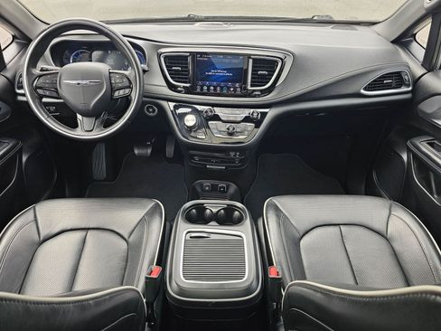 Used 2019 Chrysler Pacifica Limited w/ Advanced Safetytec Group FWD image 14