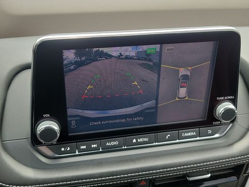 Certified 2021 Nissan Rogue SV FWD image 27