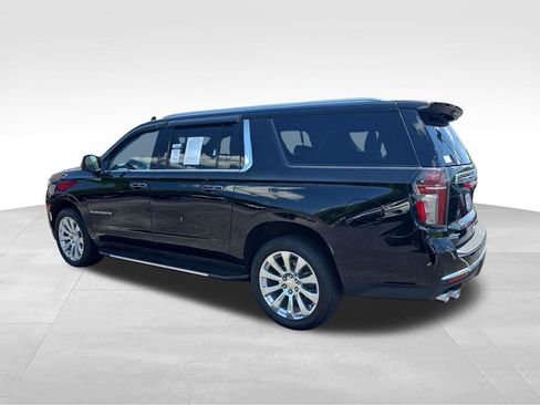 Used 2024 Chevrolet Suburban Premier AWD/4WD image 4