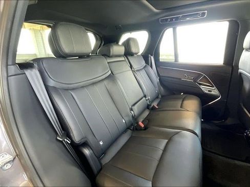 New 2025 Land Rover Range Rover SE image 11