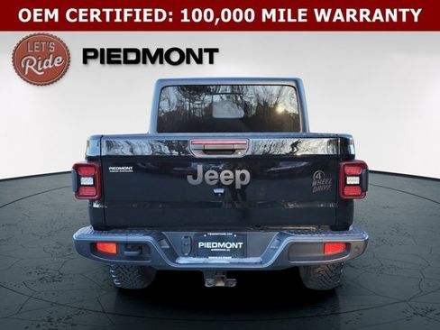 Certified 2025 Jeep Gladiator Sport AWD/4WD image 9