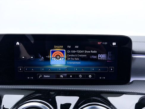 Used 2023 Mercedes-Benz CLA 250 4MATIC w/ Premium Package image 22