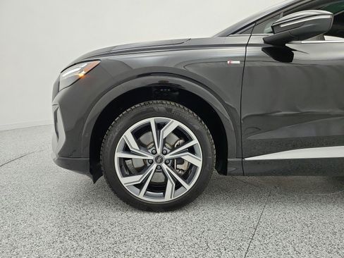 Used 2023 Audi Q4 e-tron Prestige AWD/4WD image 18