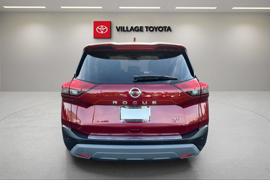 Used 2021 Nissan Rogue SV FWD image 4