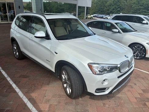 Used 2017 BMW X3 xDrive28i AWD/4WD image 2