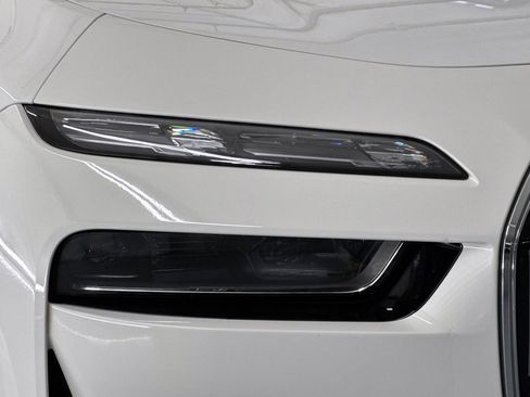 Certified 2023 BMW i7 xDrive60 w/ Executive Package 2 AWD/4WD image 10