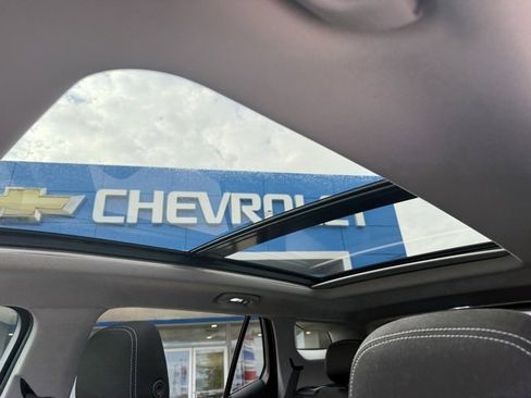 Used 2023 GMC Terrain SLE w/ Driver Convenience Package image 29