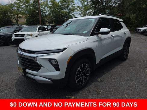 Used 2025 Chevrolet TrailBlazer LT AWD/4WD image 1