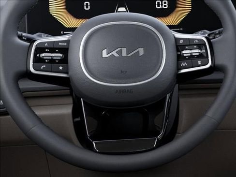 New 2026 Kia Carnival EX FWD image 22