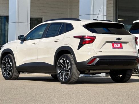New 2026 Chevrolet Trax RS image 7