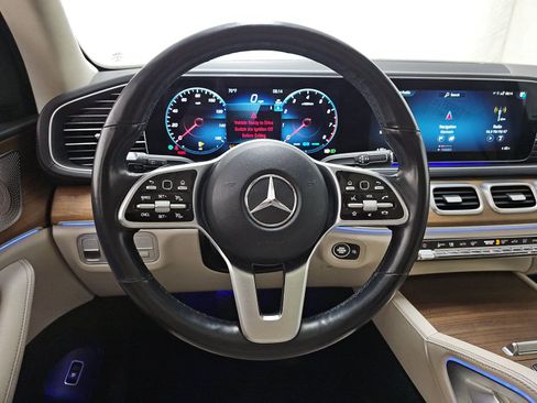 Used 2023 Mercedes-Benz GLS 450 4MATIC image 11