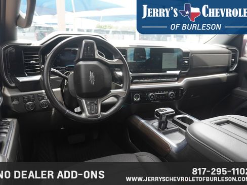 Used 2022 Chevrolet Silverado 1500 RST AWD/4WD image 8