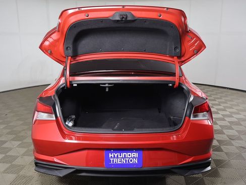 Used 2023 Hyundai Elantra SEL w/ Preferred Accessory Package FWD image 14