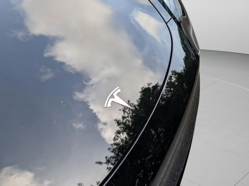 Used 2024 Tesla Model Y Performance AWD/4WD image 26