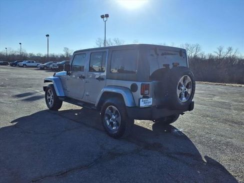 Used 2018 Jeep Wrangler Unlimited Sahara image 27