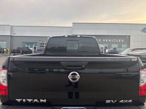 Used 2017 Nissan Titan SV AWD/4WD image 6