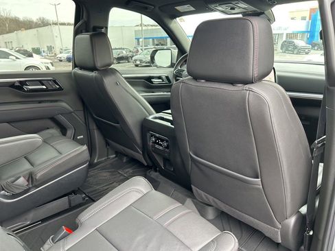 Used 2025 Chevrolet Suburban RST w/ Comfort Package image 47