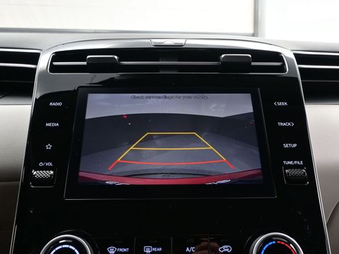 Used 2024 Hyundai Tucson SE image 16