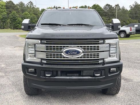Used 2019 Ford F250 Platinum w/ Platinum Ultimate Package AWD/4WD image 2