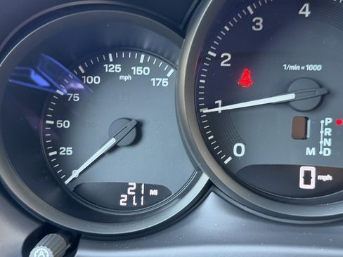 New 2026 Porsche Macan image 37