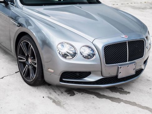 Used 2017 Bentley Flying Spur S V8 AWD/4WD image 4