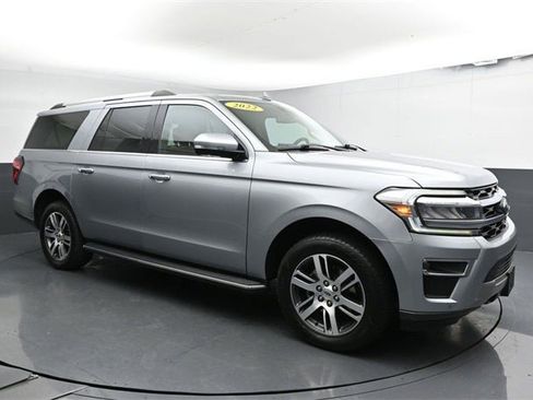 Used 2022 Ford Expedition Max Limited image 3