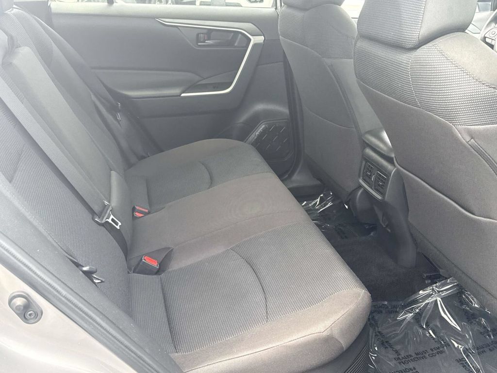 Used 2025 Toyota RAV4 LE AWD/4WD image 26