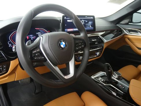 Used 2023 BMW 530i w/ Premium Package RWD image 12
