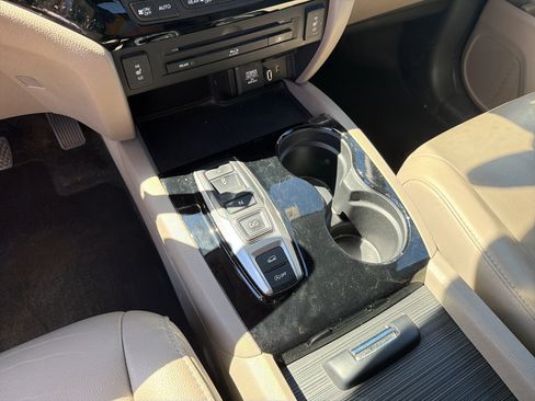 Used 2017 Honda Pilot Touring image 13