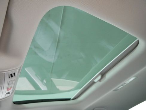 Certified 2025 Volkswagen Jetta SEL image 32