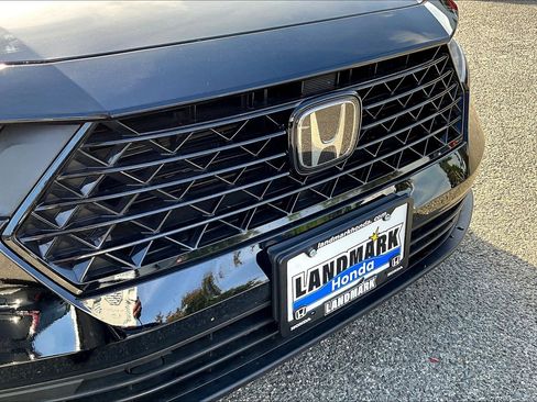 Used 2025 Honda Accord Sport image 30