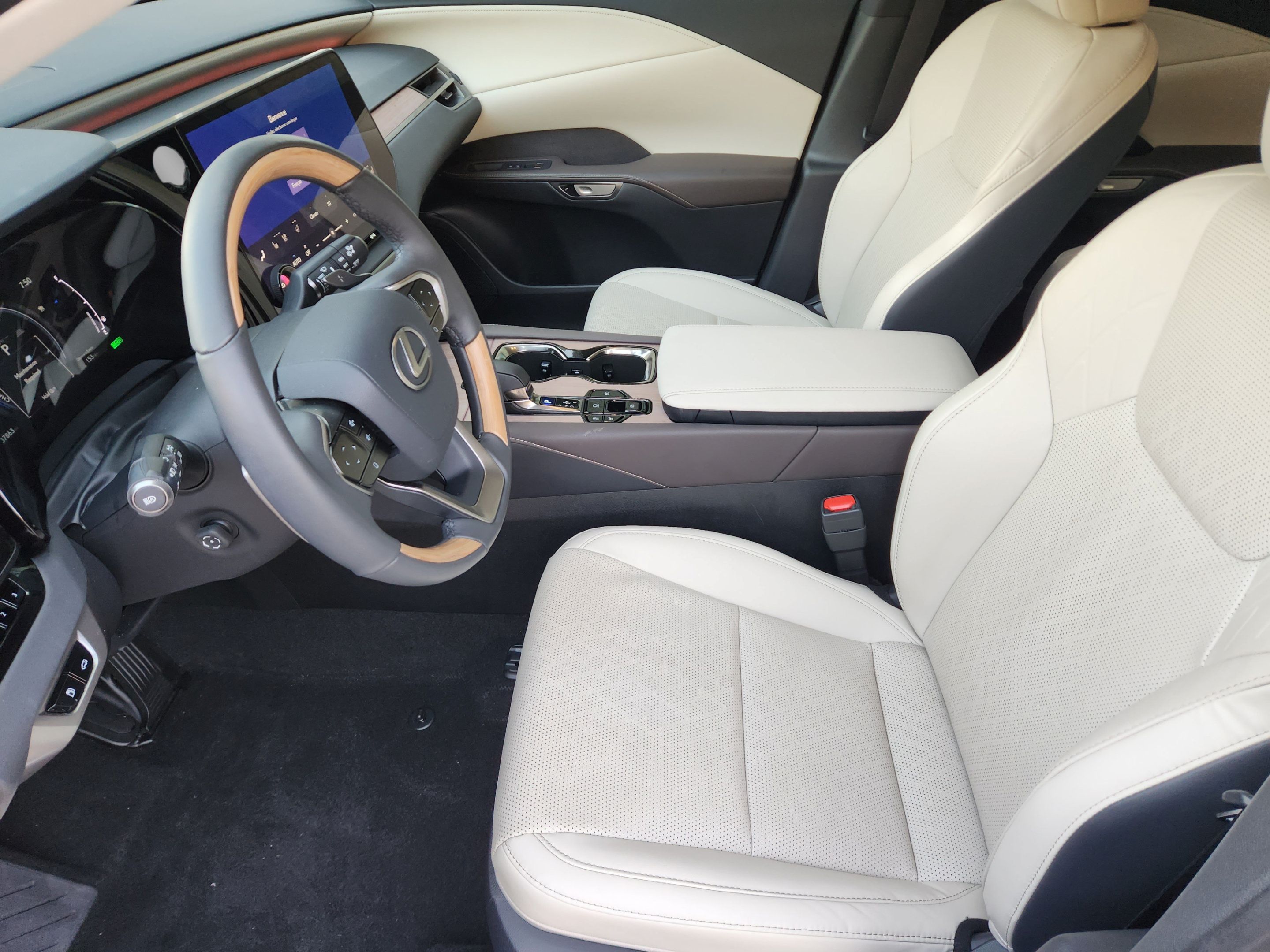 Used 2024 Lexus RX 350 w/ Technology Package AWD/4WD image 5