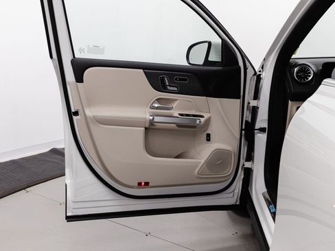 Certified 2024 Mercedes-Benz EQB 300 4MATIC image 5